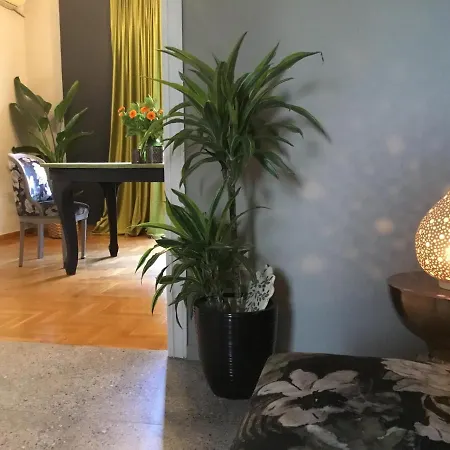 Plaka Paul's House * אתונה